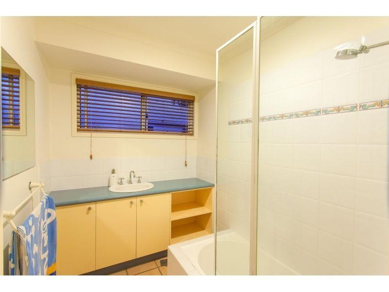 2/17 Laburnum Crescent, Noosaville QLD 4566