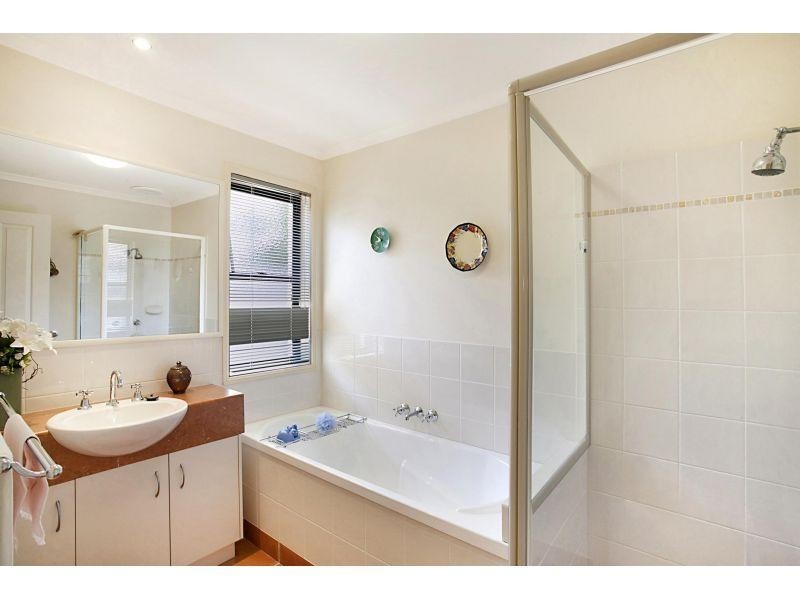 1 Wave Avenue, Noosaville QLD 4566