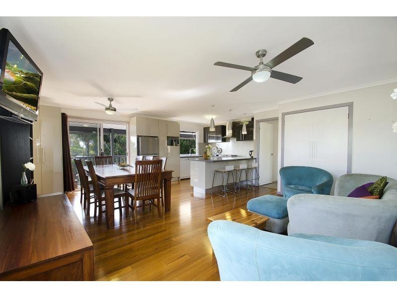 17 Hardy Street, Sunrise Beach QLD 4567