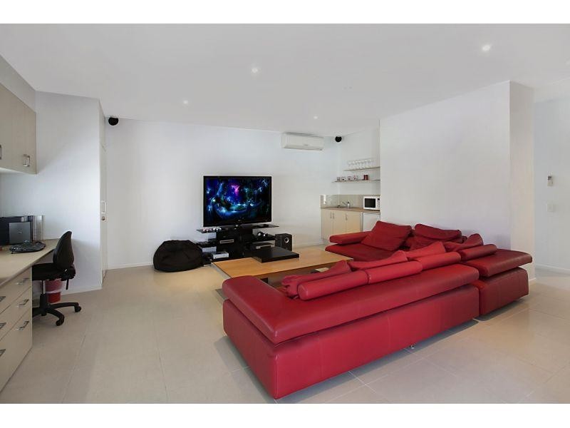 18 Shipyard Circuit, Noosa Waters QLD 4566