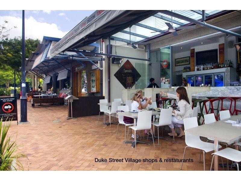 2/2 Crank Street, Sunshine Beach QLD 4567