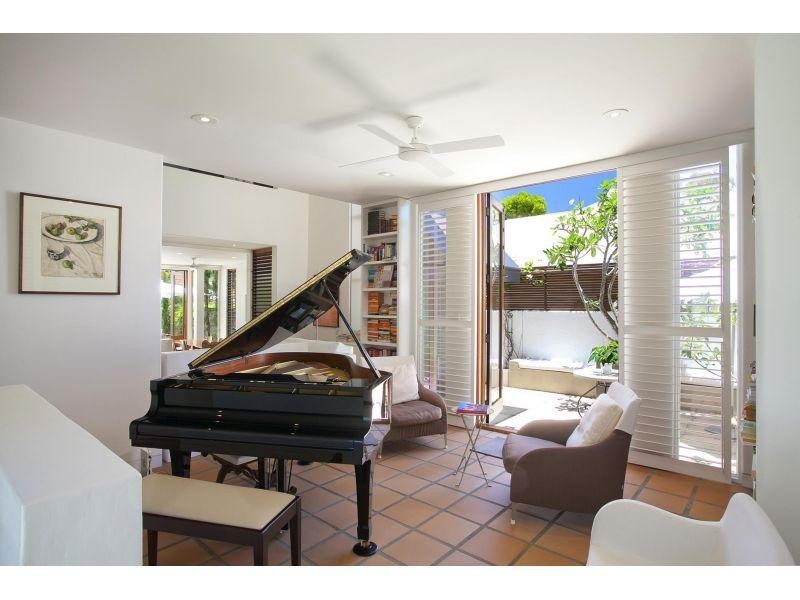 2 Topsails Place, Noosa Waters QLD 4566