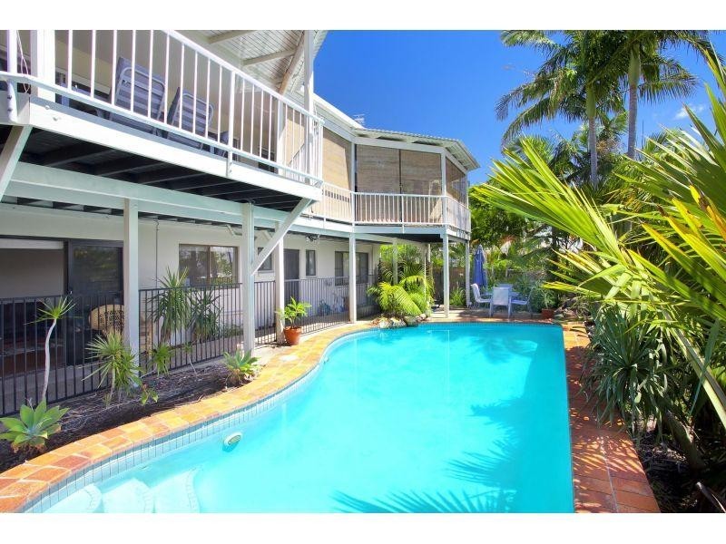 27 Arkana Drive, Noosa Heads QLD 4567