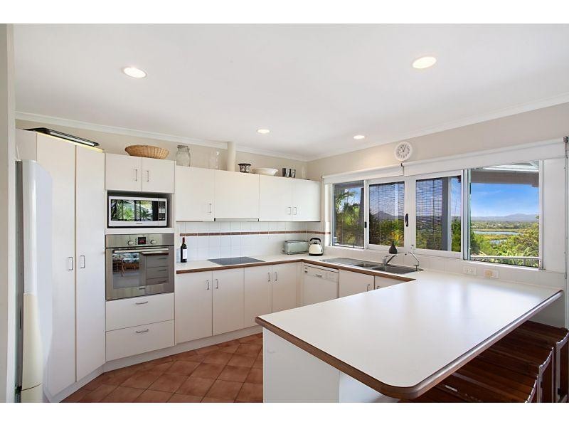 27 Arkana Drive, Noosa Heads QLD 4567