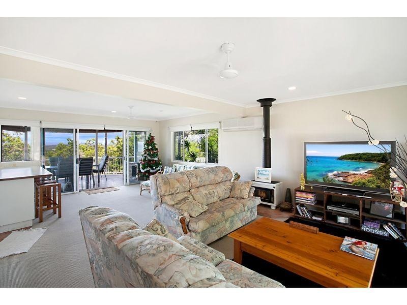 27 Arkana Drive, Noosa Heads QLD 4567