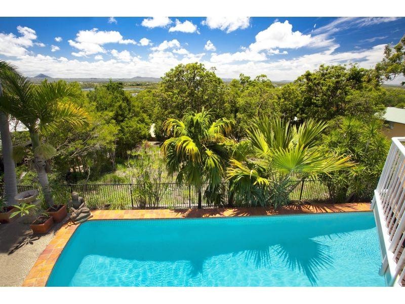 27 Arkana Drive, Noosa Heads QLD 4567