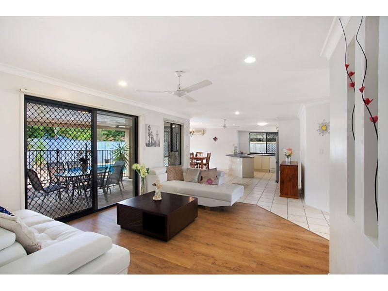 9 Sands Avenue, Noosaville QLD 4566