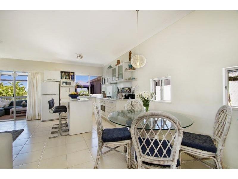 1/24 Orealla Crescent, Sunrise Beach QLD 4567