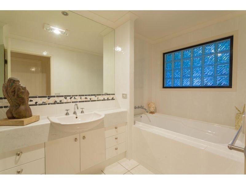 1 Arkana Drive, Noosa Heads QLD 4567