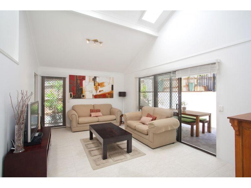 42 Tarina Street, Noosa Heads QLD 4567