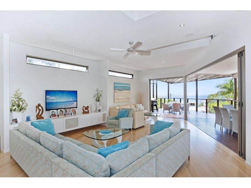 16 Angler Street, Noosa Heads QLD 4567
