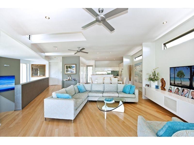 16 Angler Street, Noosa Heads QLD 4567