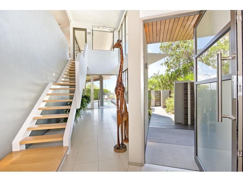16 Angler Street, Noosa Heads QLD 4567