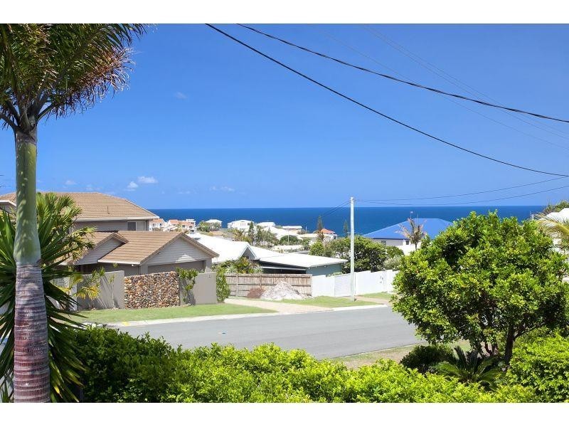 19 Southern Cross Parade, Sunrise Beach QLD 4567