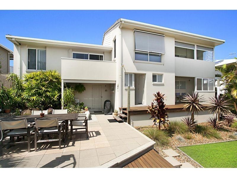 19 Southern Cross Parade, Sunrise Beach QLD 4567