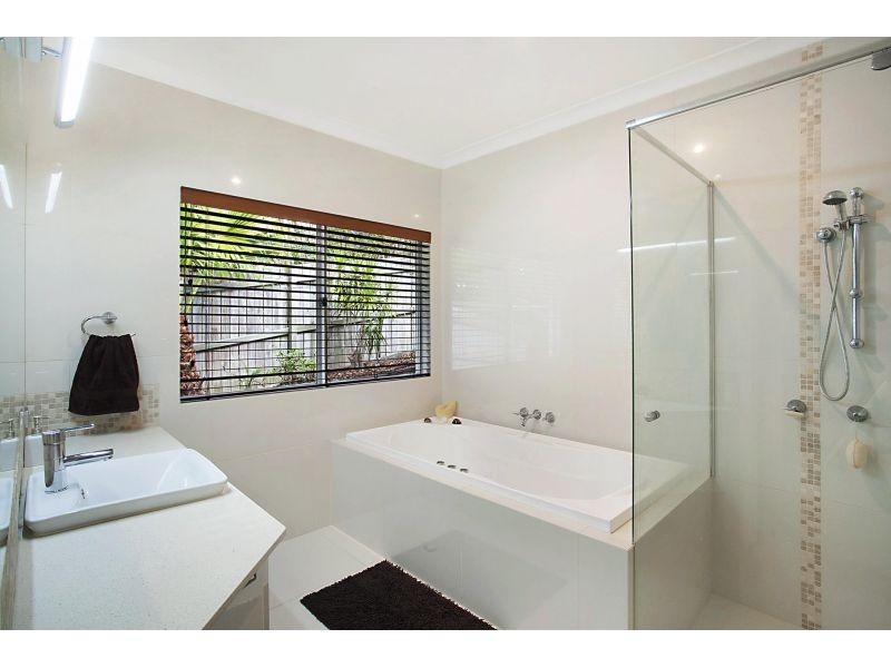 8 Constellation Close, Sunrise Beach QLD 4567