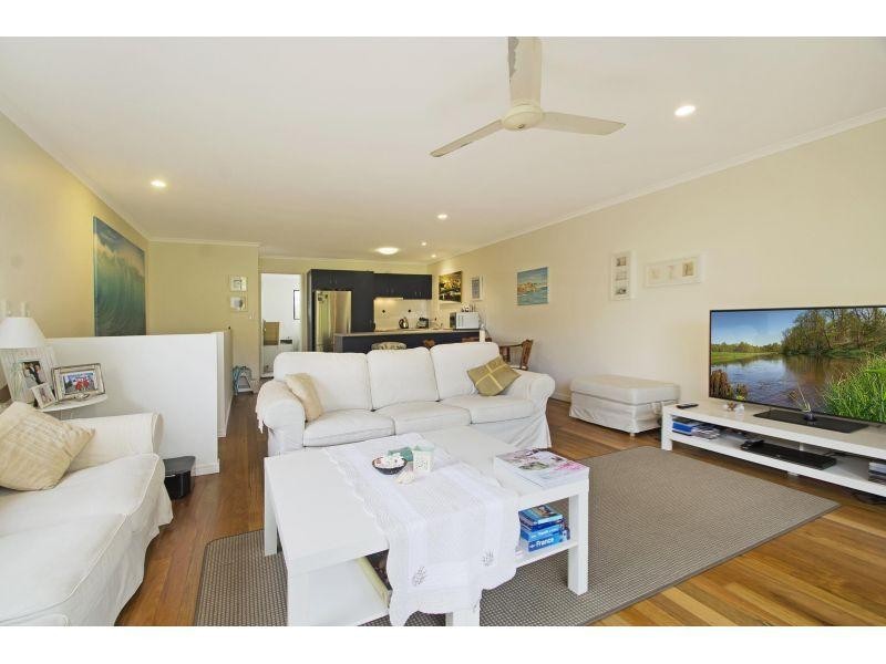 1/4 Advance Place, Sunrise Beach QLD 4567