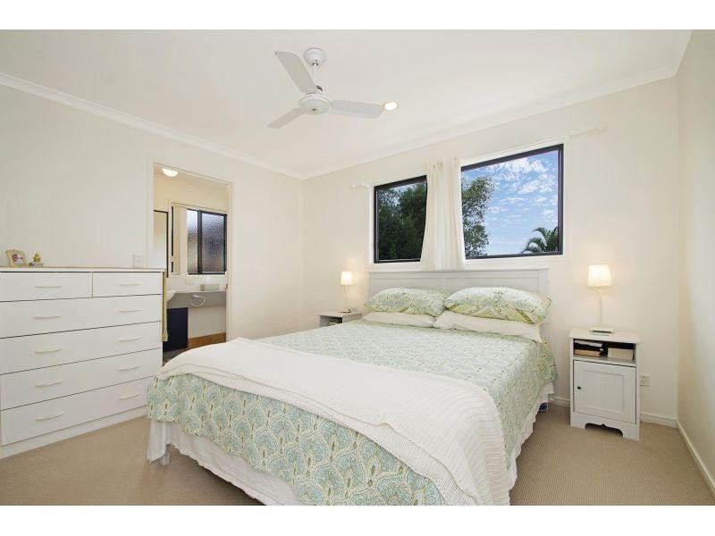 1/4 Advance Place, Sunrise Beach QLD 4567