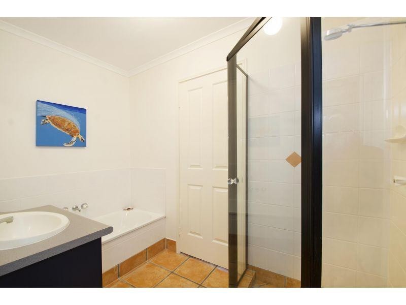 1/4 Advance Place, Sunrise Beach QLD 4567