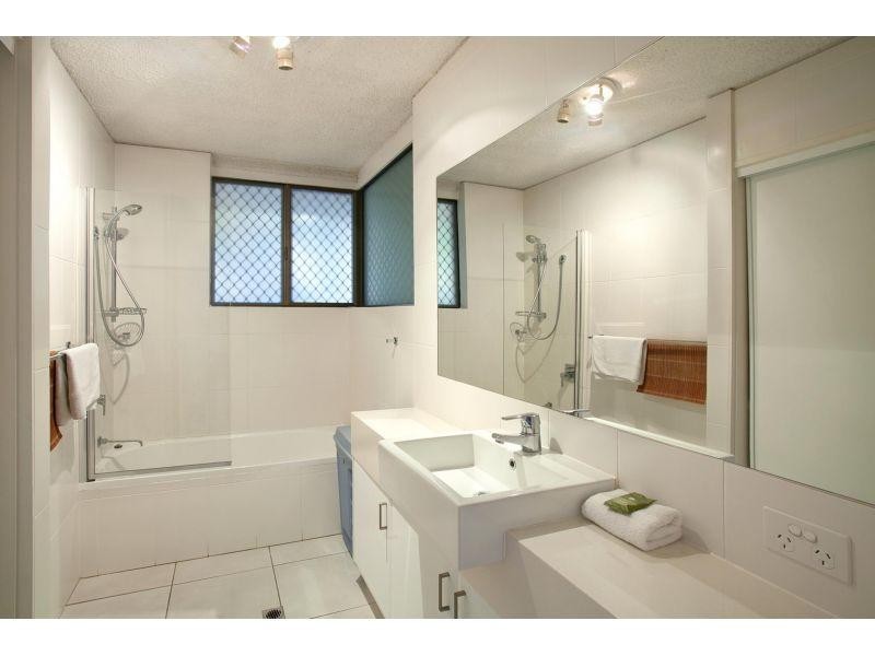 2/11 Belmore Terrace, Sunshine Beach QLD 4567