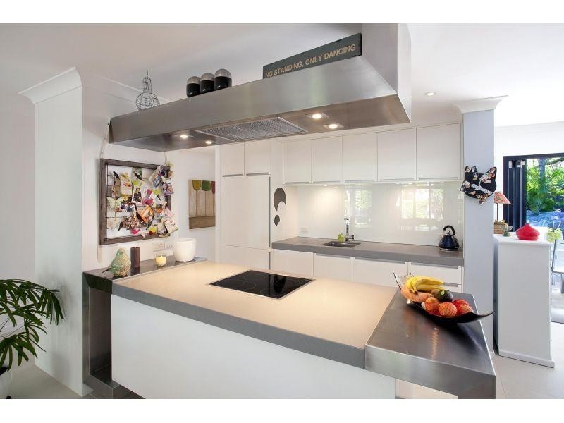 4 Voyagers Place, Sunrise Beach QLD 4567