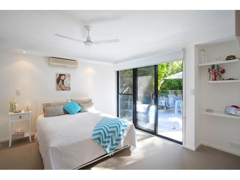 4 Voyagers Place, Sunrise Beach QLD 4567