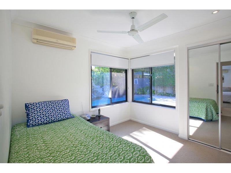 4 Voyagers Place, Sunrise Beach QLD 4567