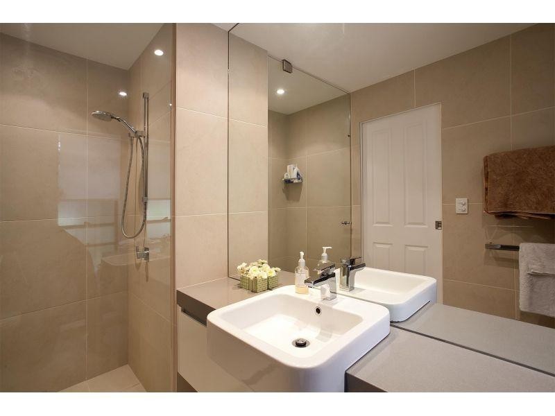 4 Voyagers Place, Sunrise Beach QLD 4567