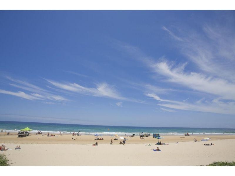 4 Voyagers Place, Sunrise Beach QLD 4567