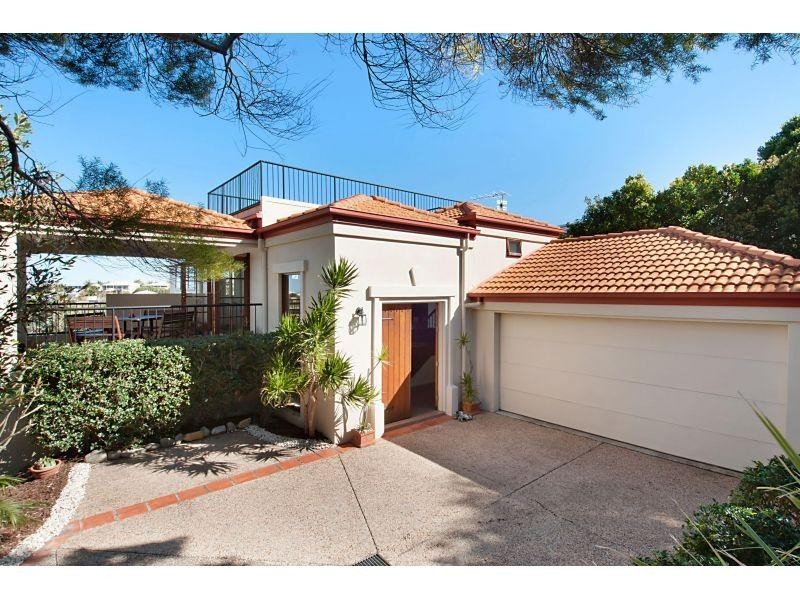 15 Captains Court, Sunrise Beach QLD 4567