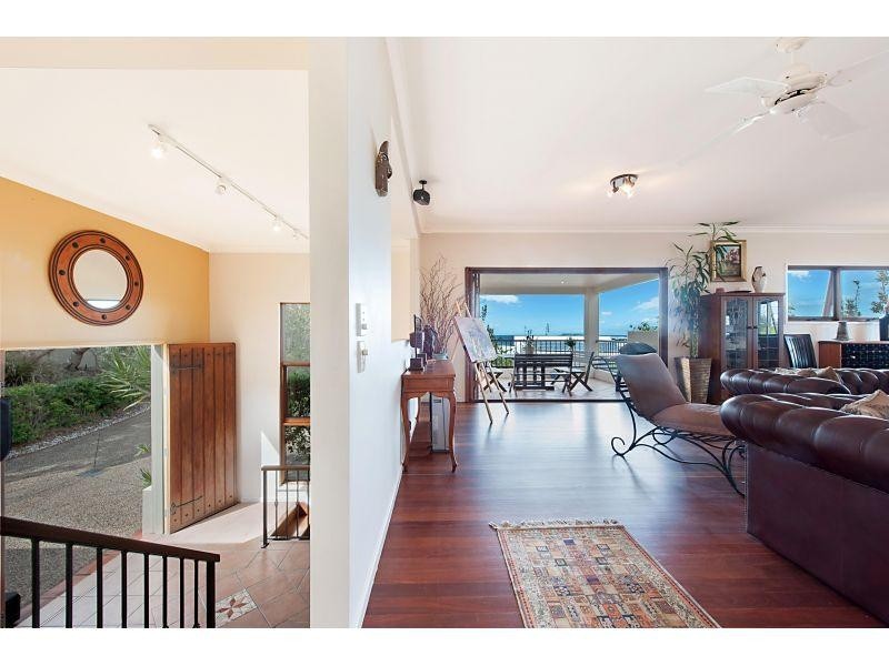 15 Captains Court, Sunrise Beach QLD 4567