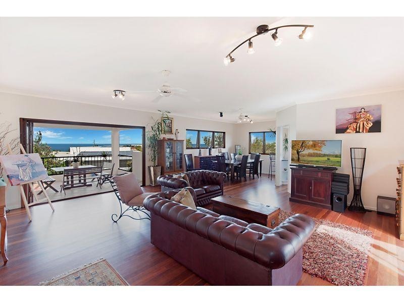 15 Captains Court, Sunrise Beach QLD 4567