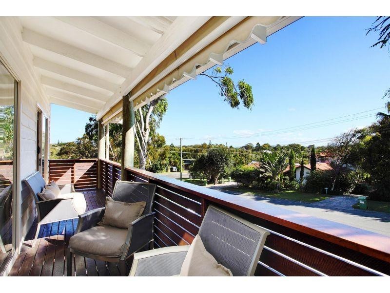 4 Southern Cross Parade, Sunrise Beach QLD 4567