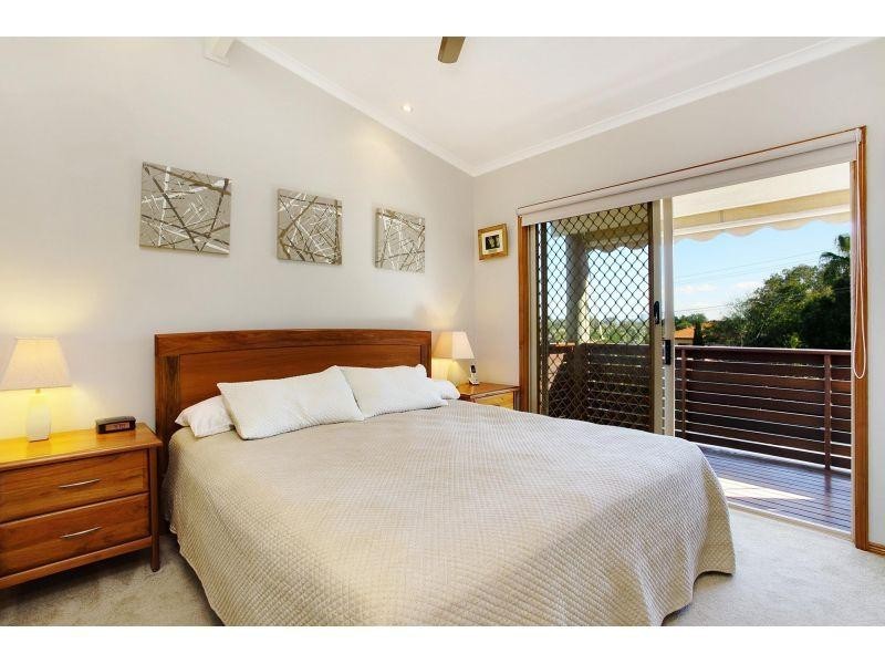 4 Southern Cross Parade, Sunrise Beach QLD 4567
