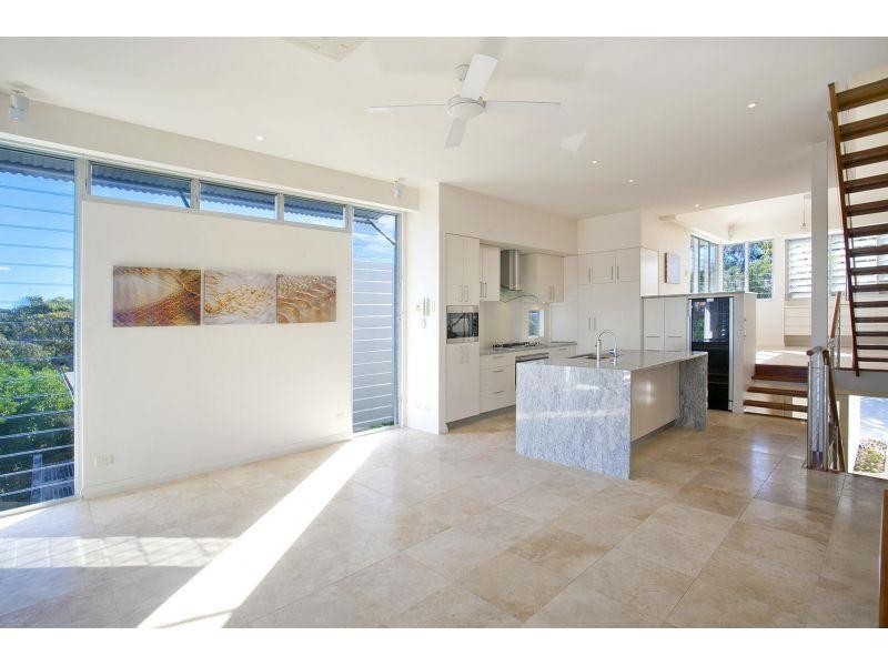 2/8 Hill Street, Sunshine Beach QLD 4567