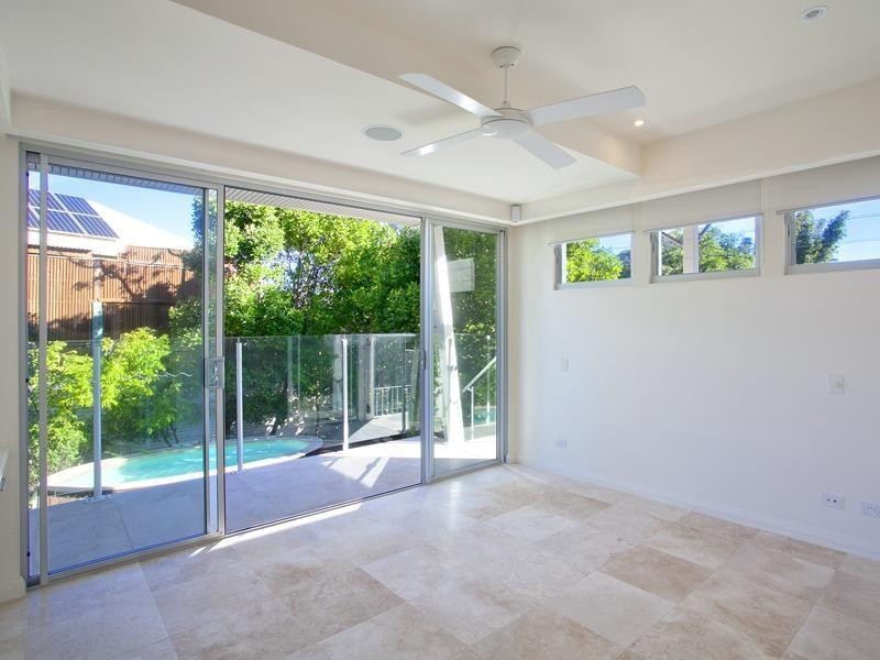 2/8 Hill Street, Sunshine Beach QLD 4567