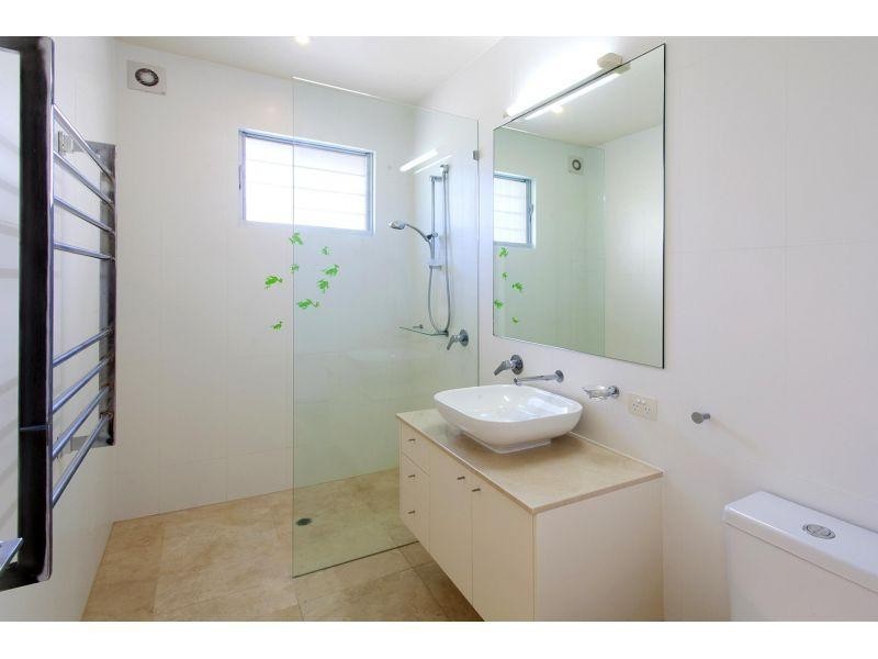 2/8 Hill Street, Sunshine Beach QLD 4567