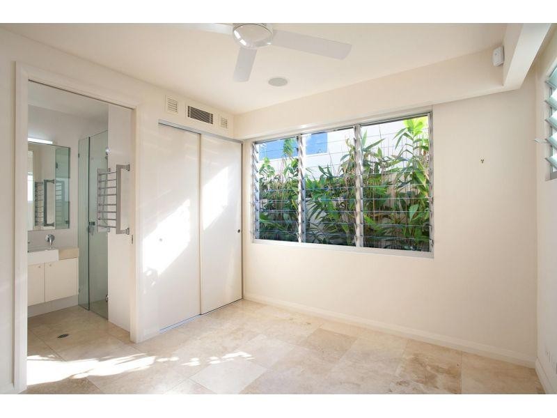 2/8 Hill Street, Sunshine Beach QLD 4567