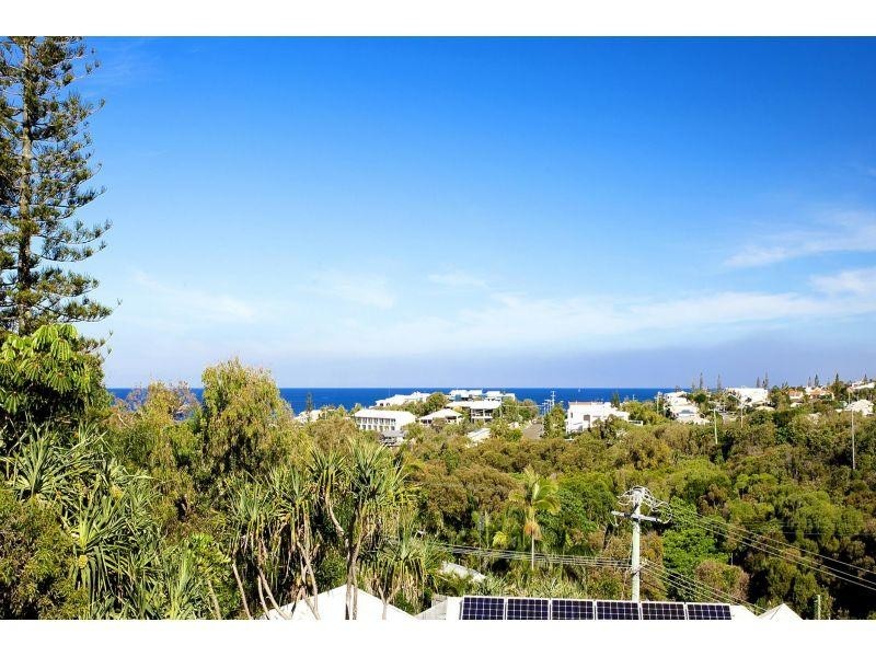 2/8 Hill Street, Sunshine Beach QLD 4567