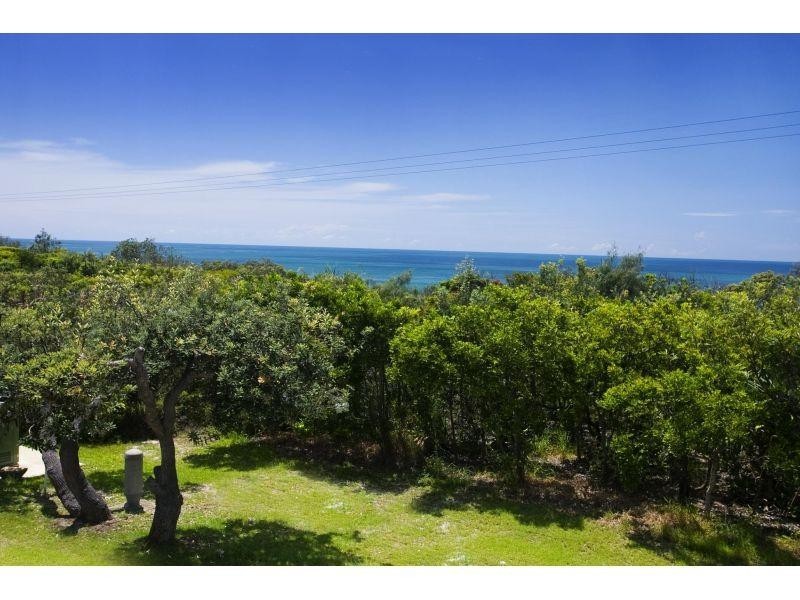 14 Antipodes Close, Castaways Beach QLD 4567