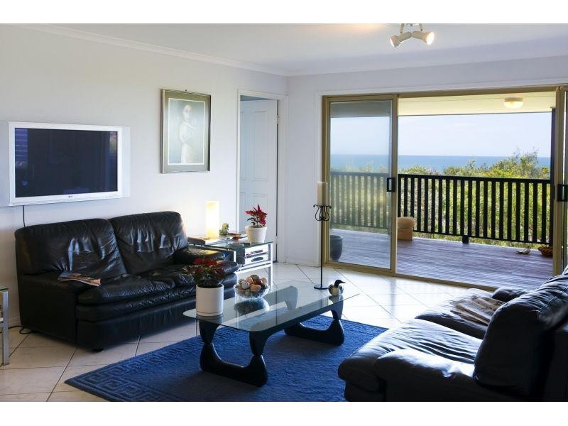 14 Antipodes Close, Castaways Beach QLD 4567