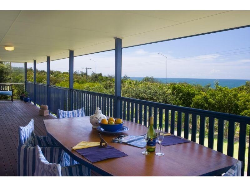 14 Antipodes Close, Castaways Beach QLD 4567