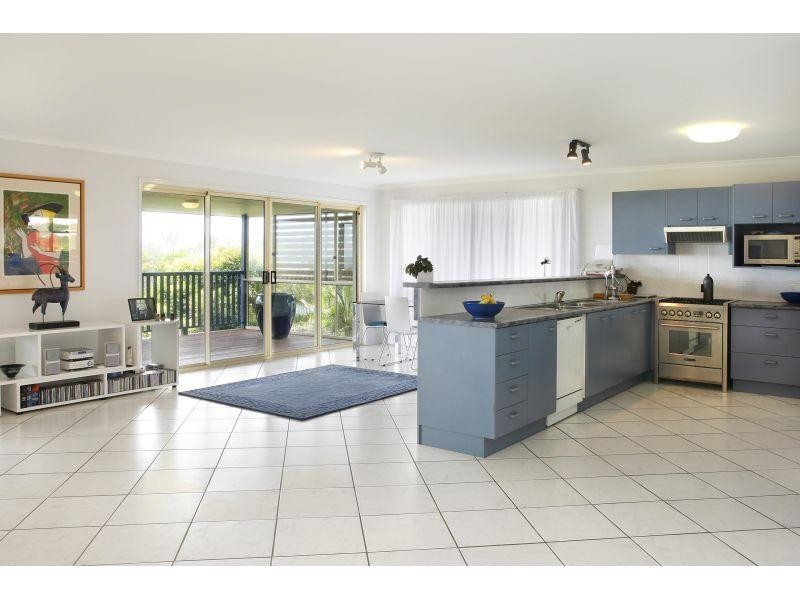 14 Antipodes Close, Castaways Beach QLD 4567