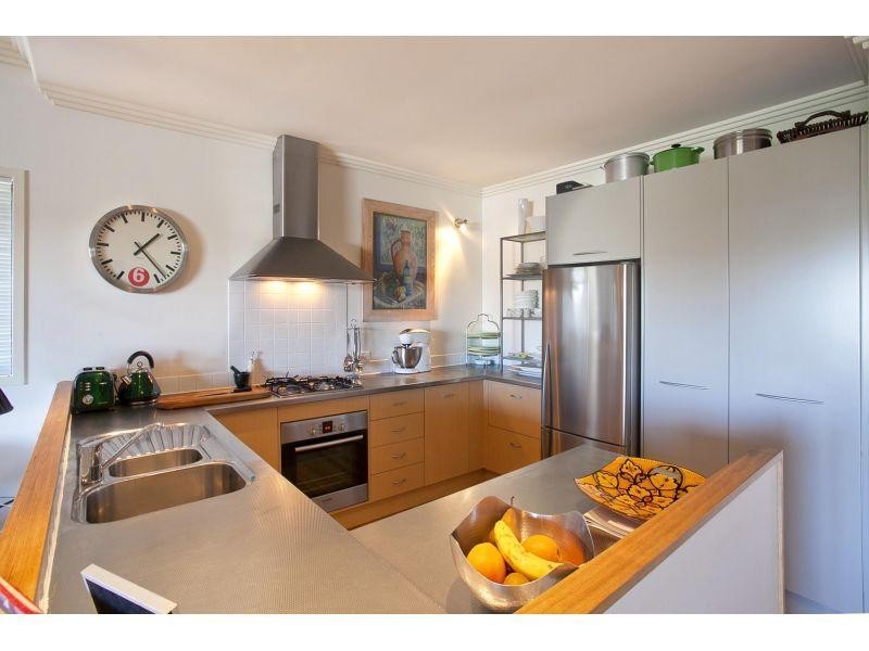 2/62 Southern Cross Parade, Sunrise Beach QLD 4567