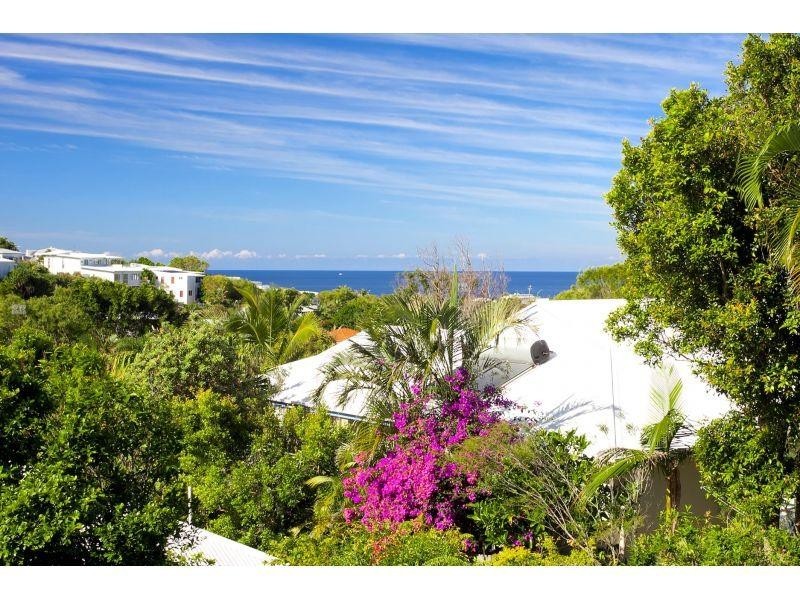 2/62 Southern Cross Parade, Sunrise Beach QLD 4567