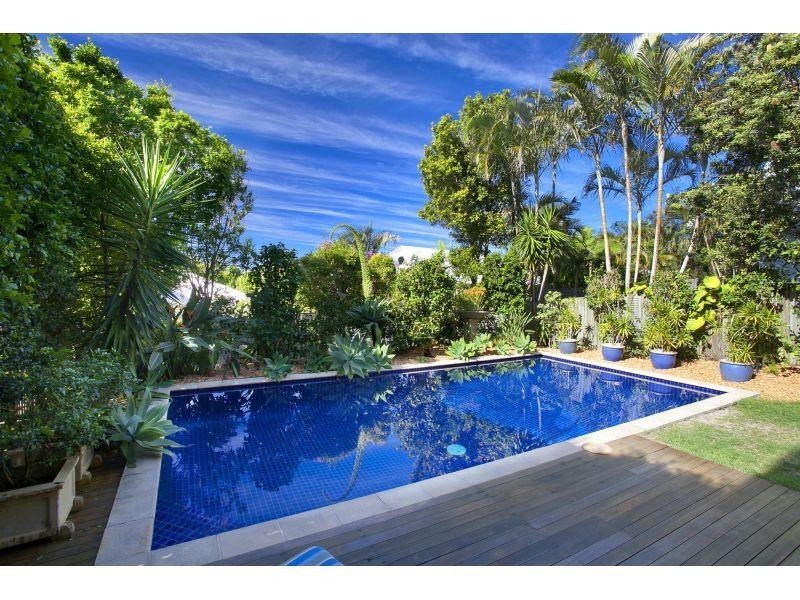 2/62 Southern Cross Parade, Sunrise Beach QLD 4567