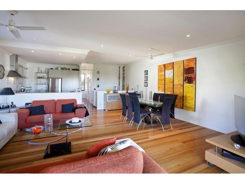 2/62 Southern Cross Parade, Sunrise Beach QLD 4567