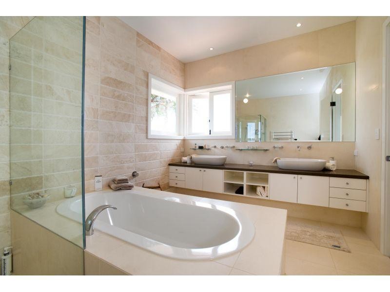 18 The Anchorage, Noosa Waters QLD 4566