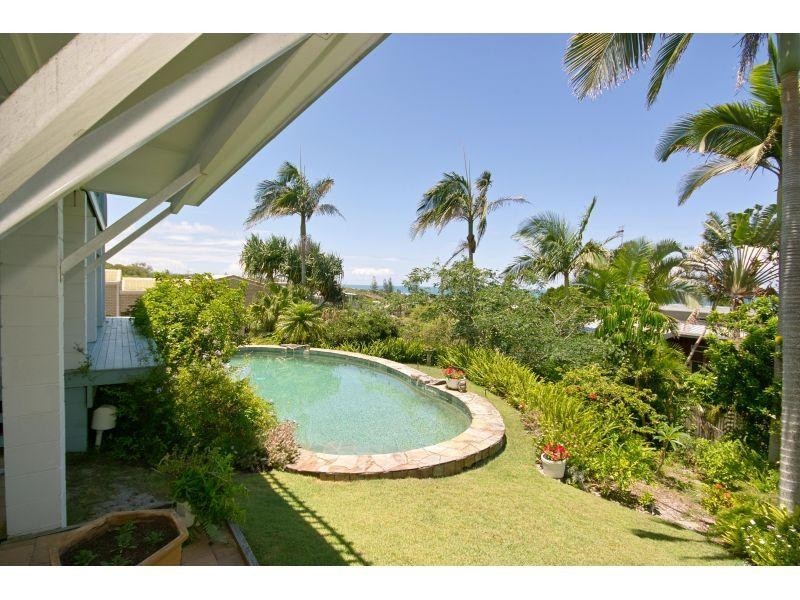 352 David Low Way, Peregian Beach QLD 4573
