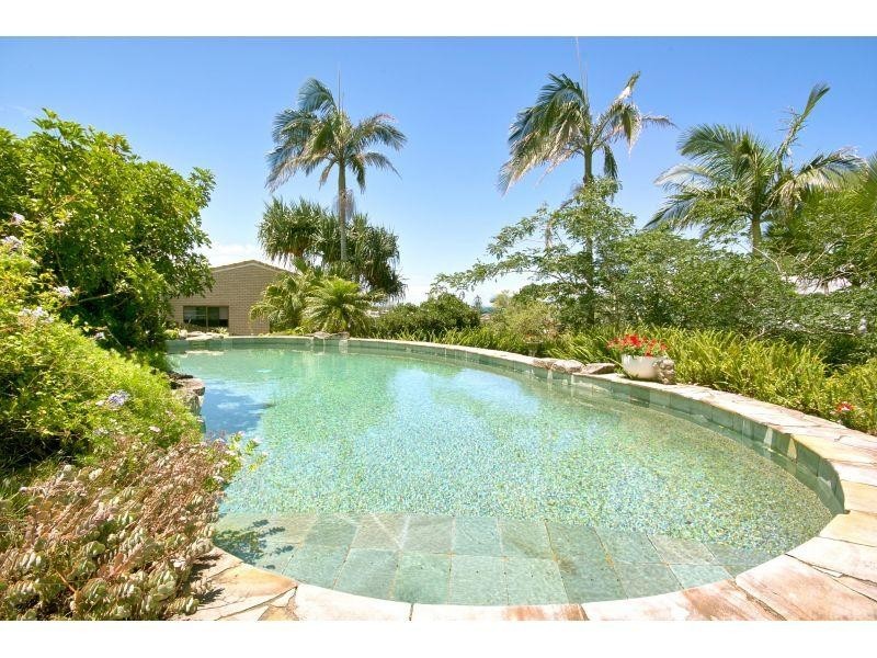 352 David Low Way, Peregian Beach QLD 4573